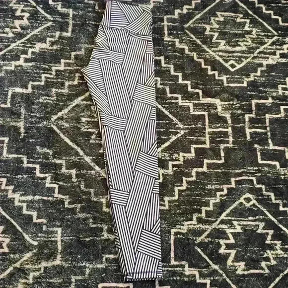 Old Navy Active Full Length Compression Leggings Running Tights A14 - Picture 3 of 5
